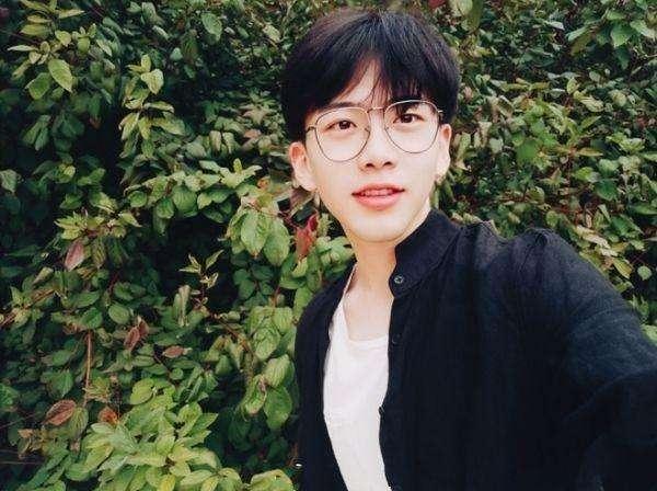 网红刘悦吃瓜抖音视频